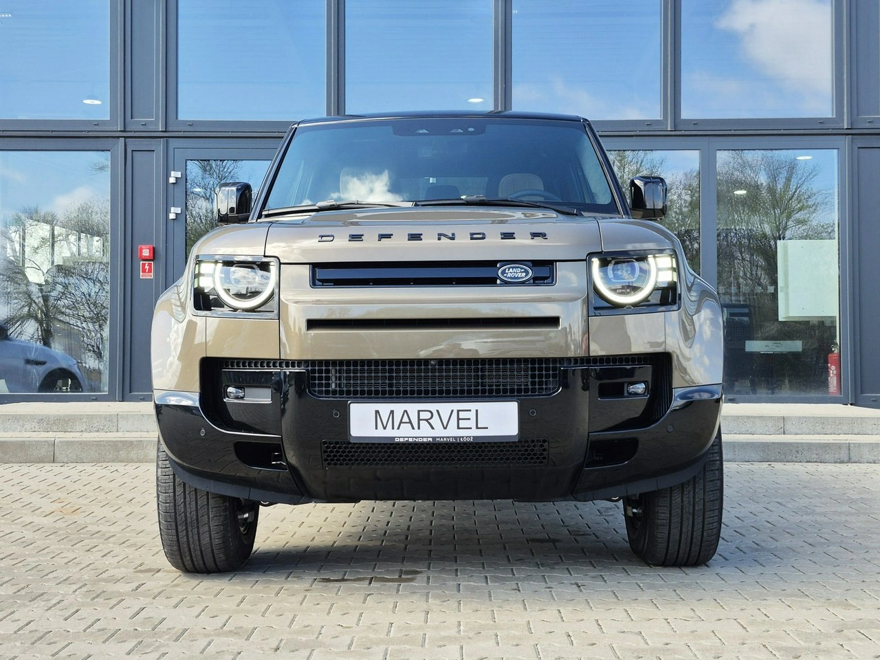 Land Rover Defender - Zdjęcie 2