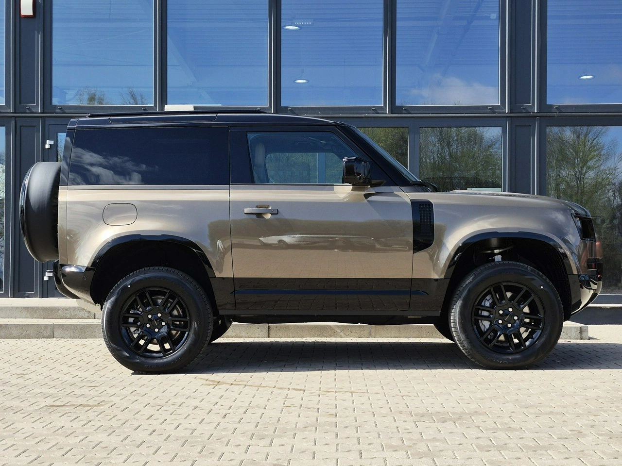 Land Rover Defender - Zdjęcie 4