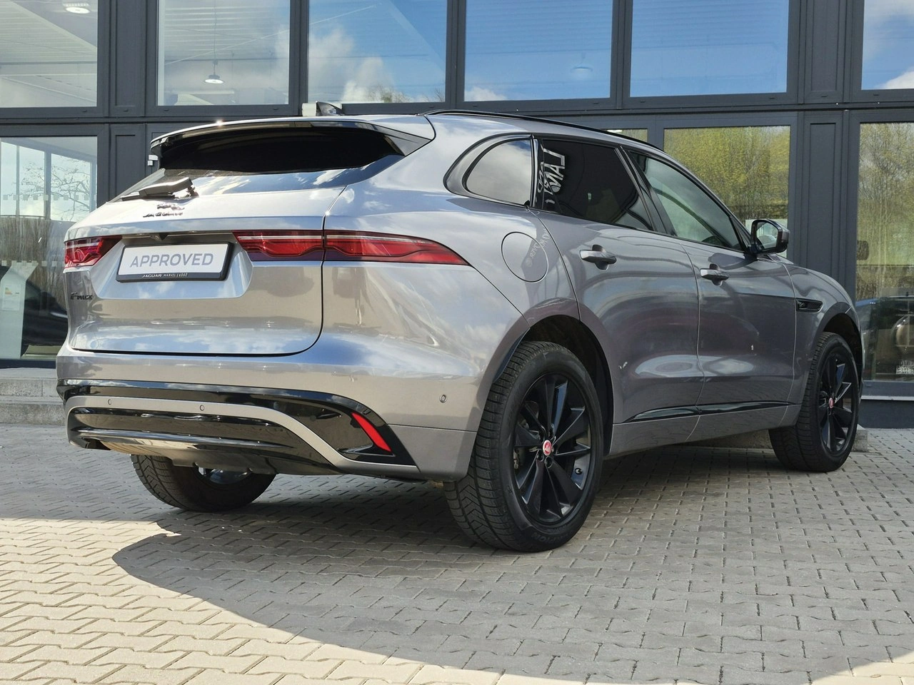 Jaguar F-Pace - Zdjęcie 11