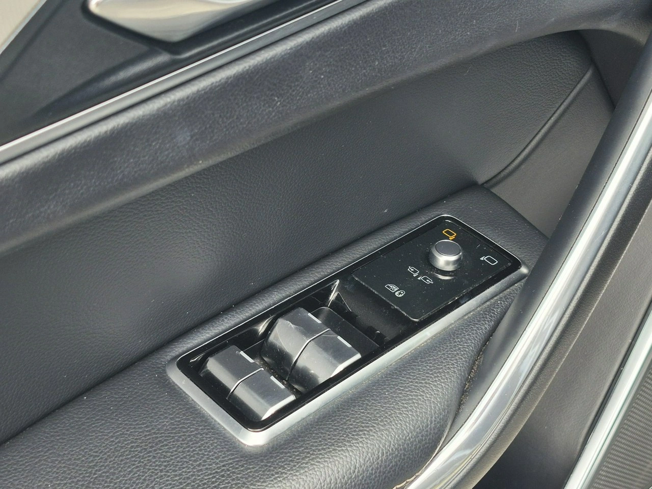 Jaguar F-Pace - Zdjęcie 19