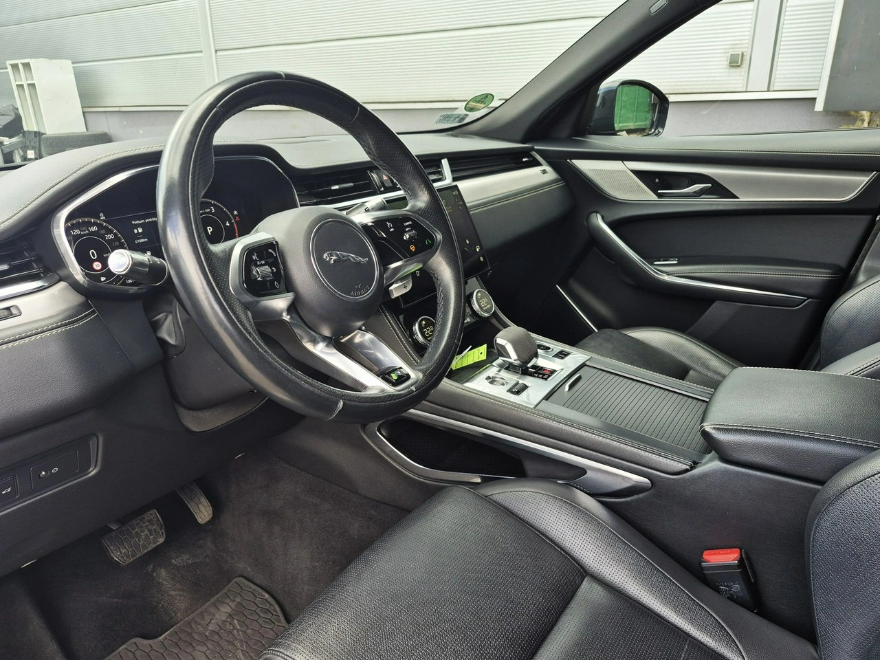 Jaguar F-Pace - Zdjęcie 20