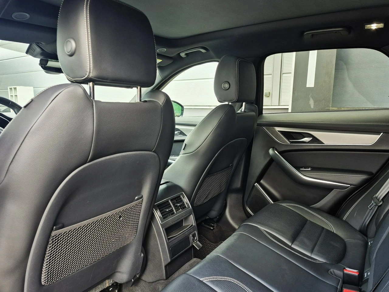 Jaguar F-Pace - Zdjęcie 24