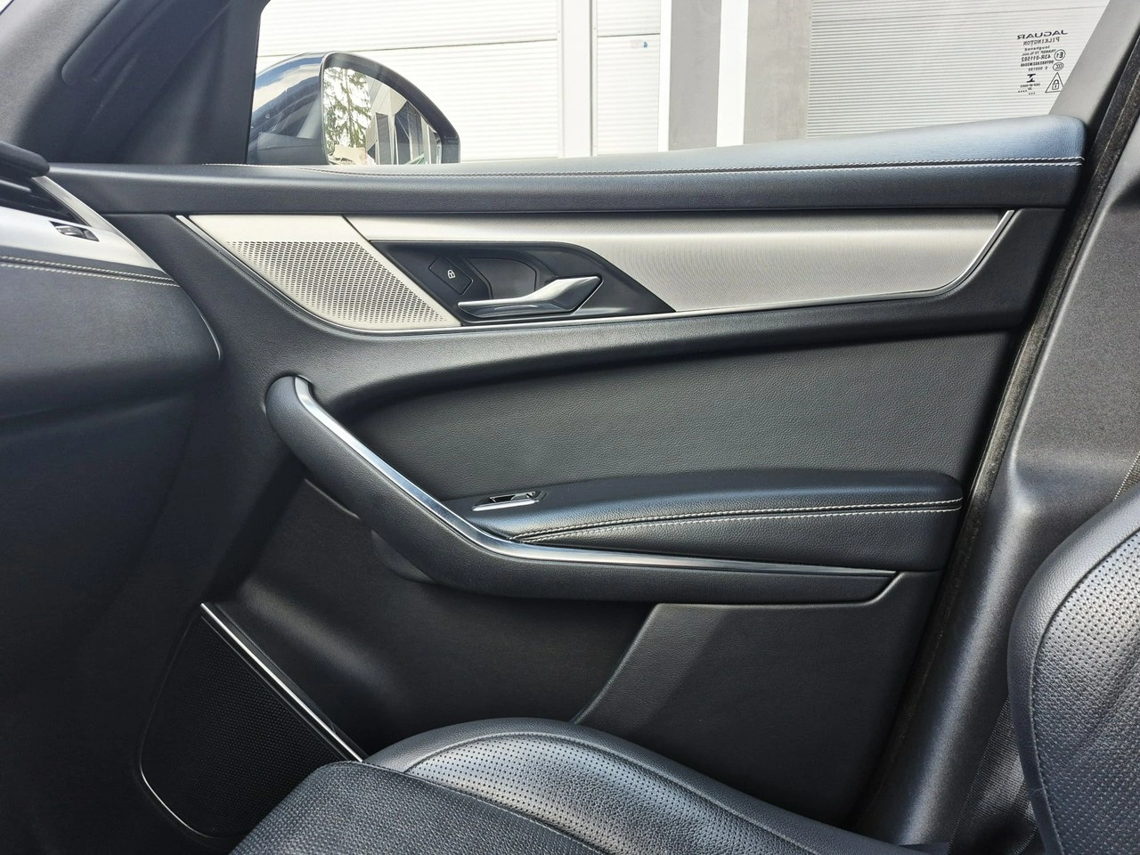 Jaguar F-Pace - Zdjęcie 38