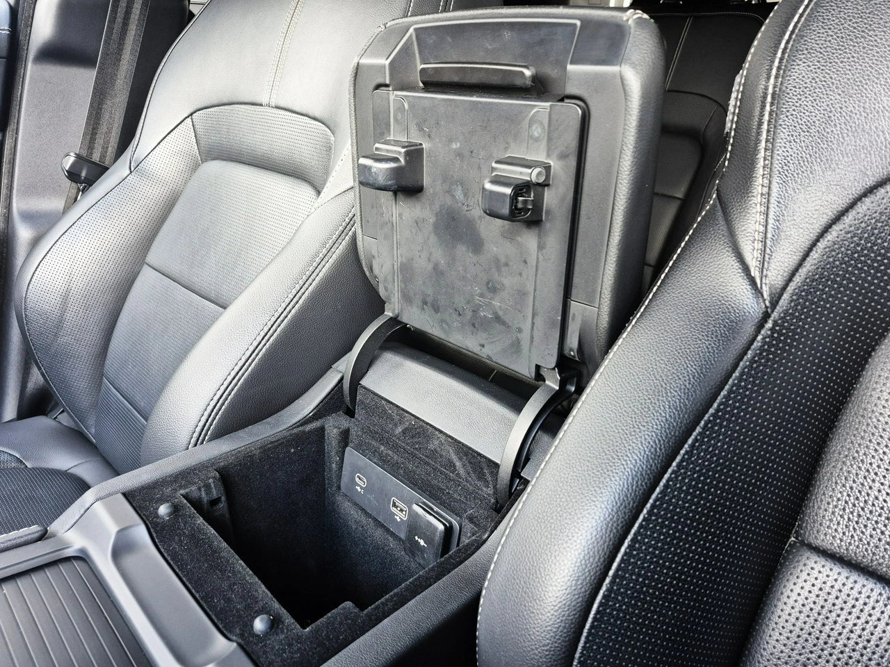 Jaguar F-Pace - Zdjęcie 39