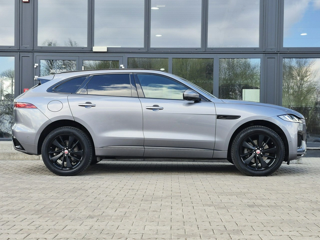 Jaguar F-Pace - Zdjęcie 4