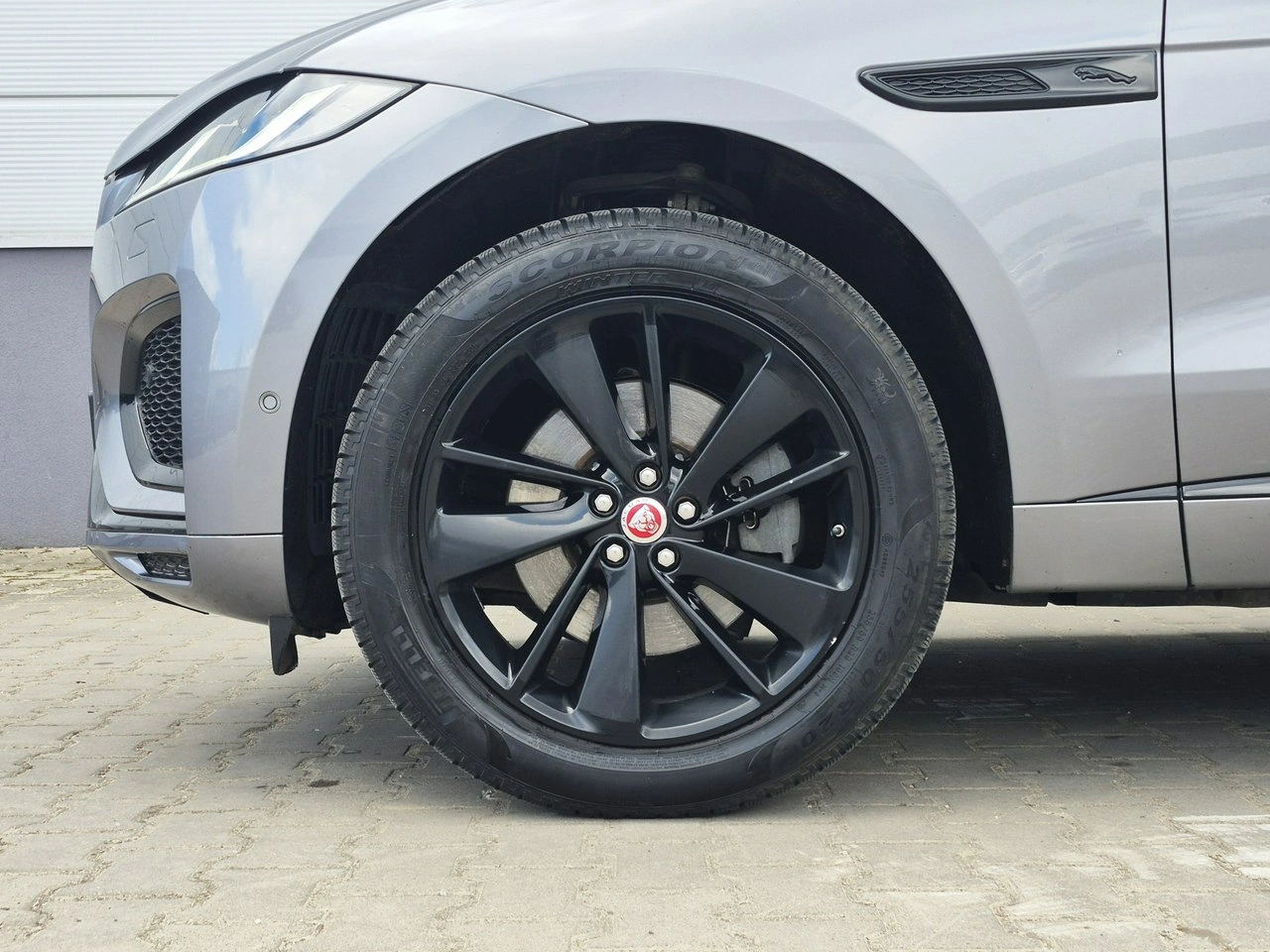 Jaguar F-Pace - Zdjęcie 8
