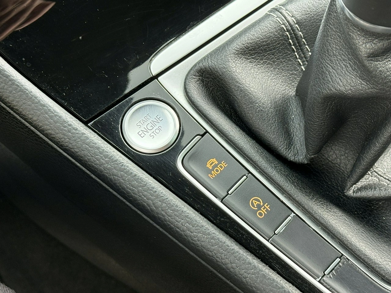 Volkswagen Golf - Zdjęcie 24