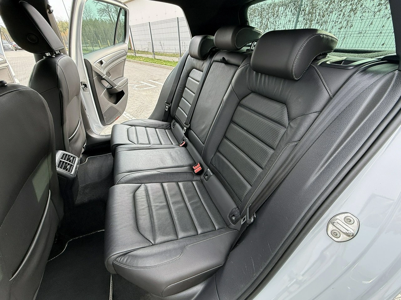 Volkswagen Golf - Zdjęcie 13