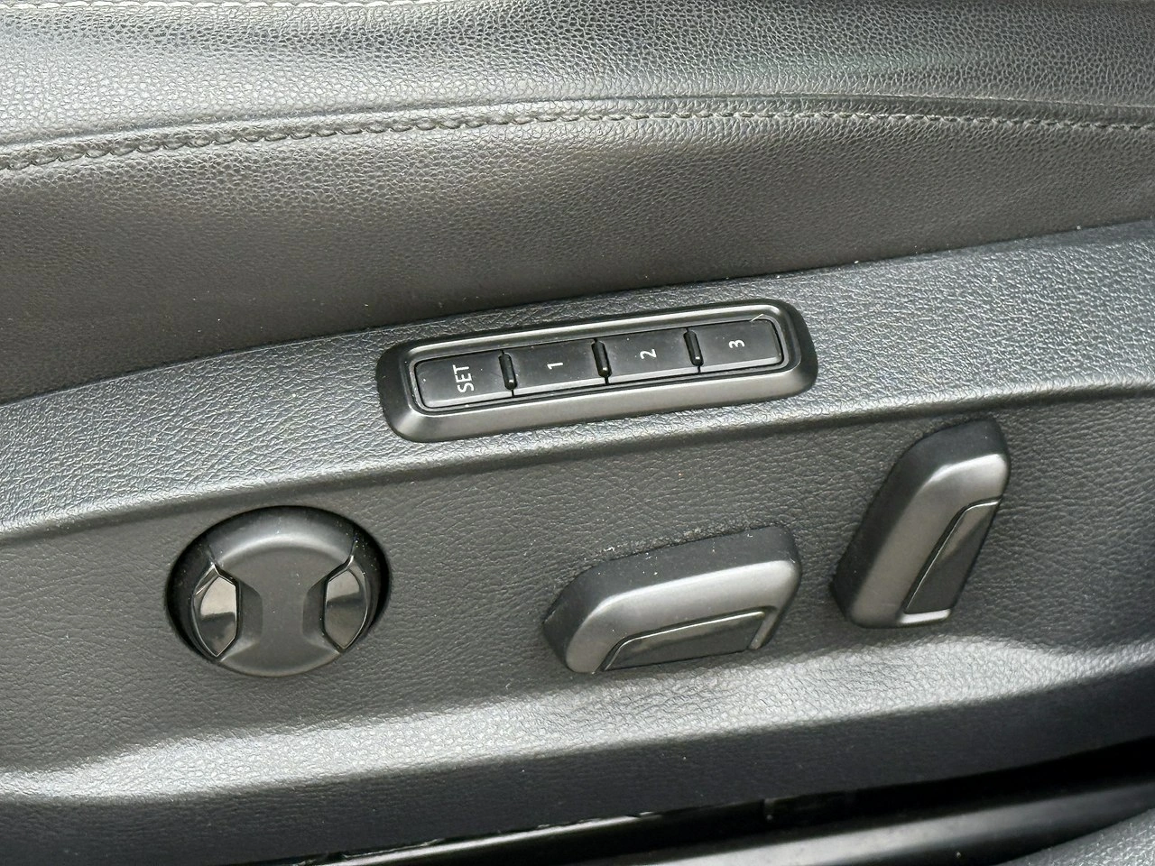 Volkswagen Golf - Zdjęcie 11