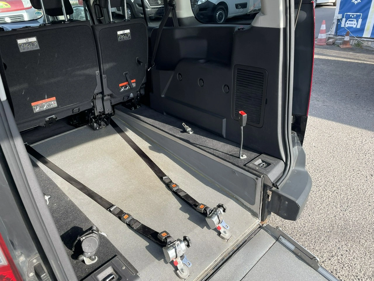 Ford Tourneo Connect - Zdjęcie 11