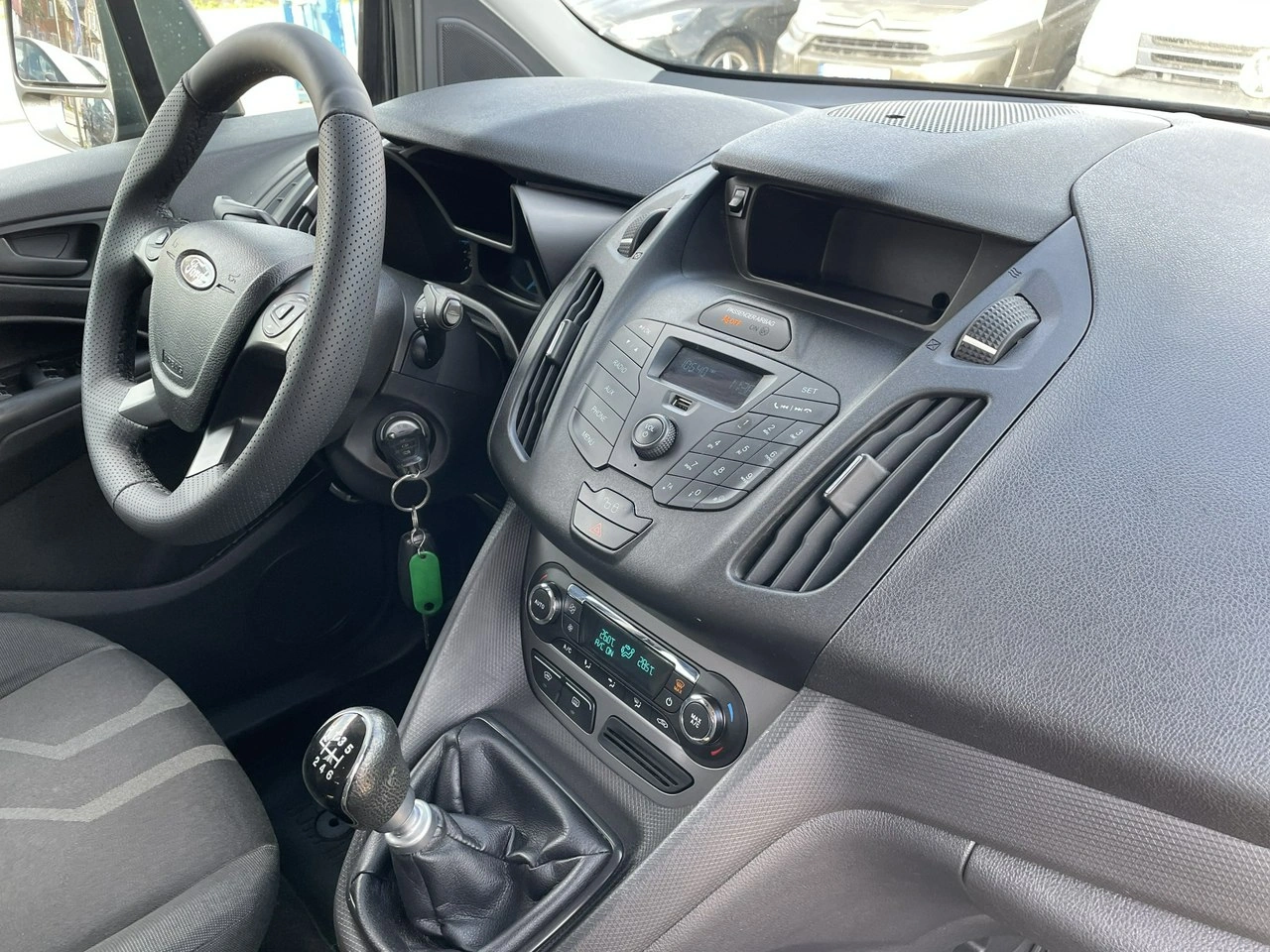 Ford Tourneo Connect - Zdjęcie 4
