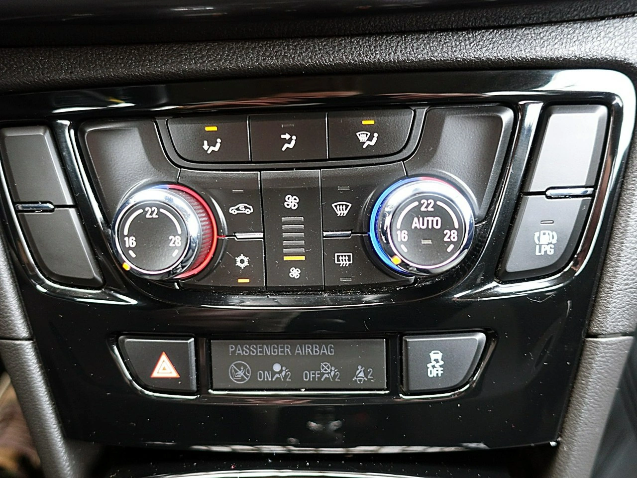 Opel Mokka - Zdjęcie 20