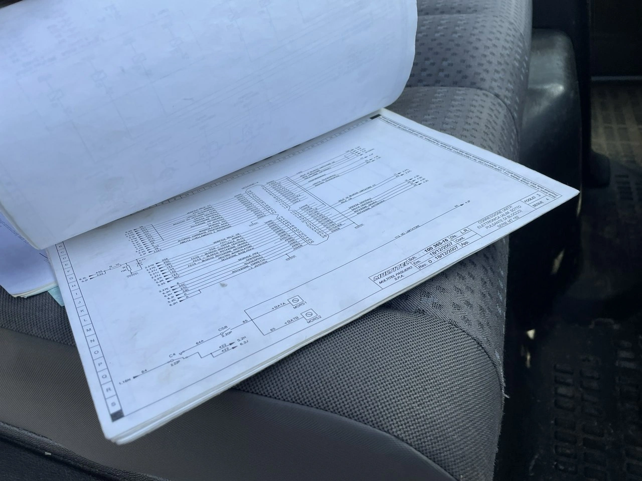 Nissan Cabstar - Zdjęcie 24