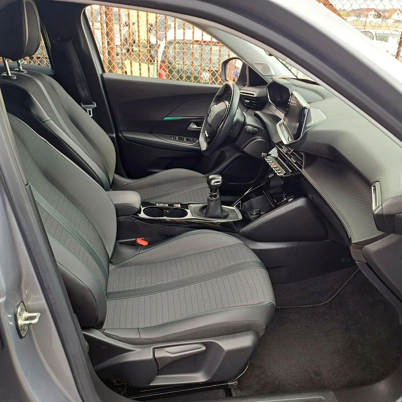 Peugeot 2008 - Zdjęcie 9