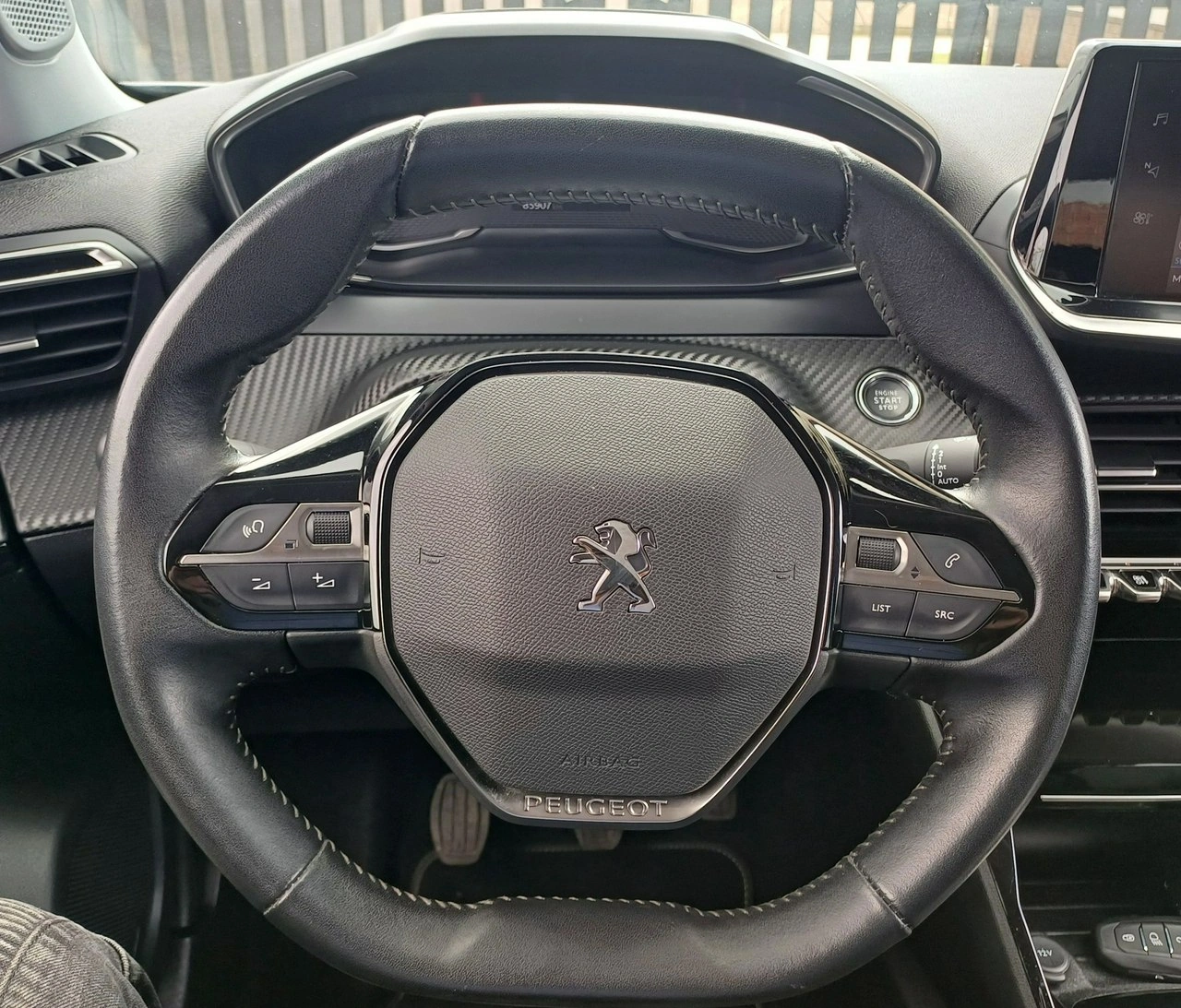 Peugeot 2008 - Zdjęcie 11