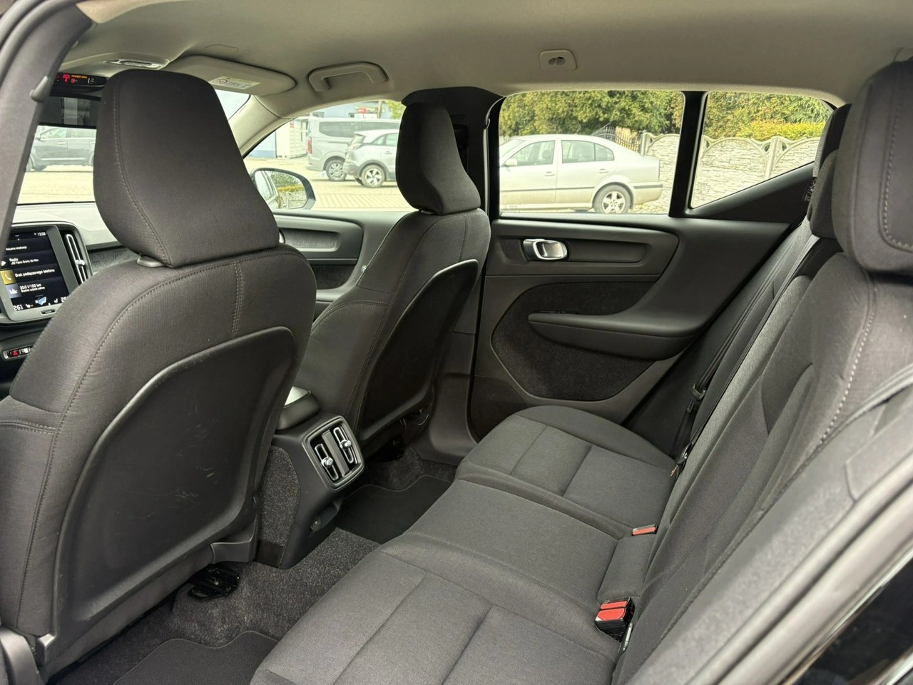 Volvo XC 40 - Zdjęcie 9