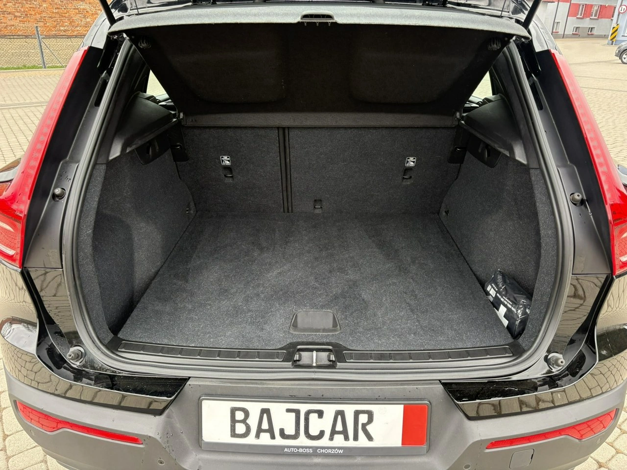 Volvo XC 40 - Zdjęcie 10