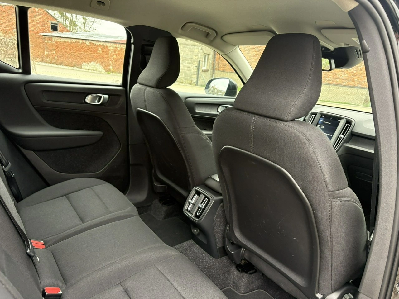 Volvo XC 40 - Zdjęcie 11