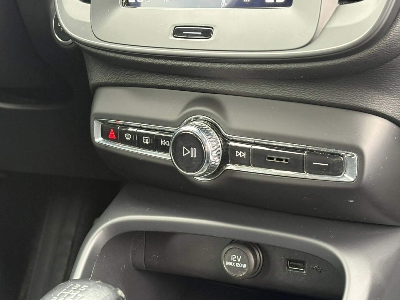 Volvo XC 40 - Zdjęcie 16