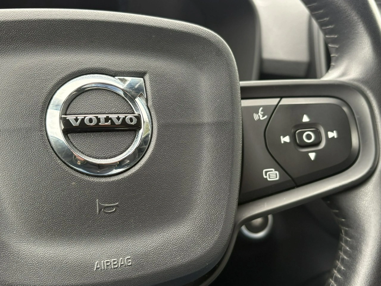 Volvo XC 40 - Zdjęcie 23