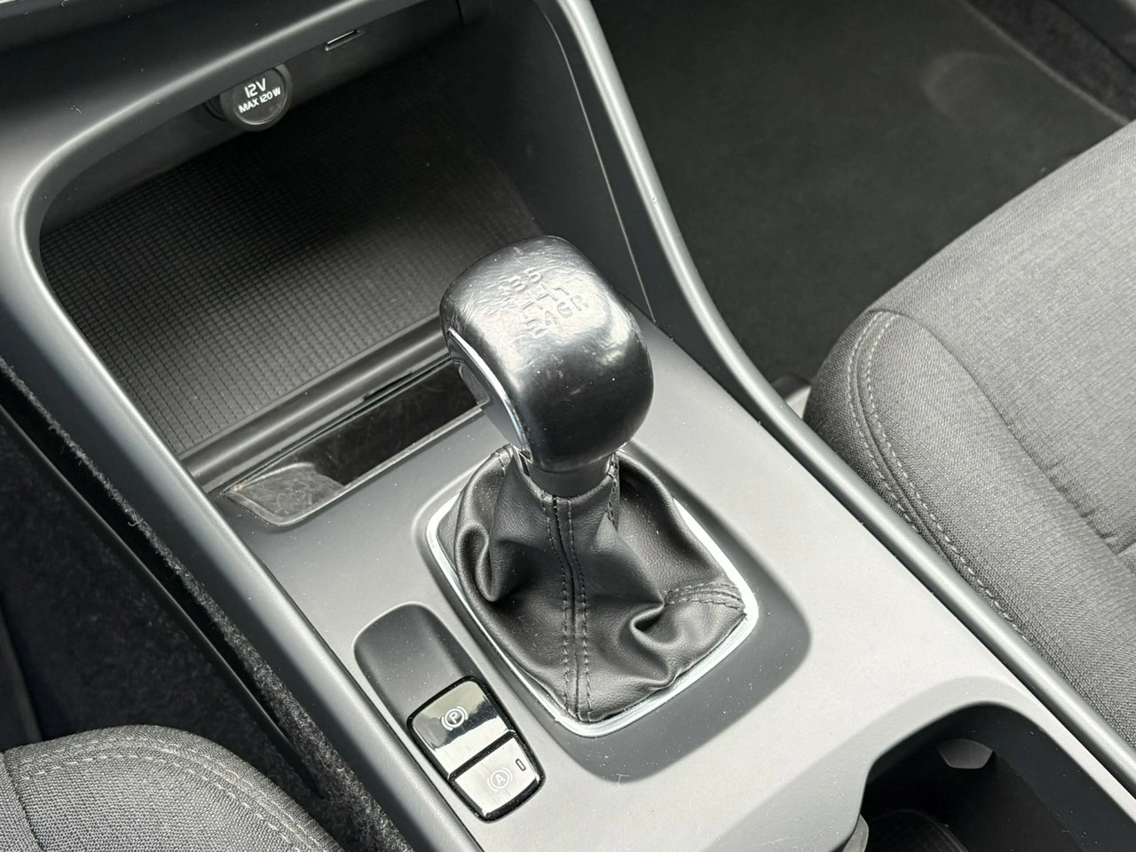 Volvo XC 40 - Zdjęcie 25