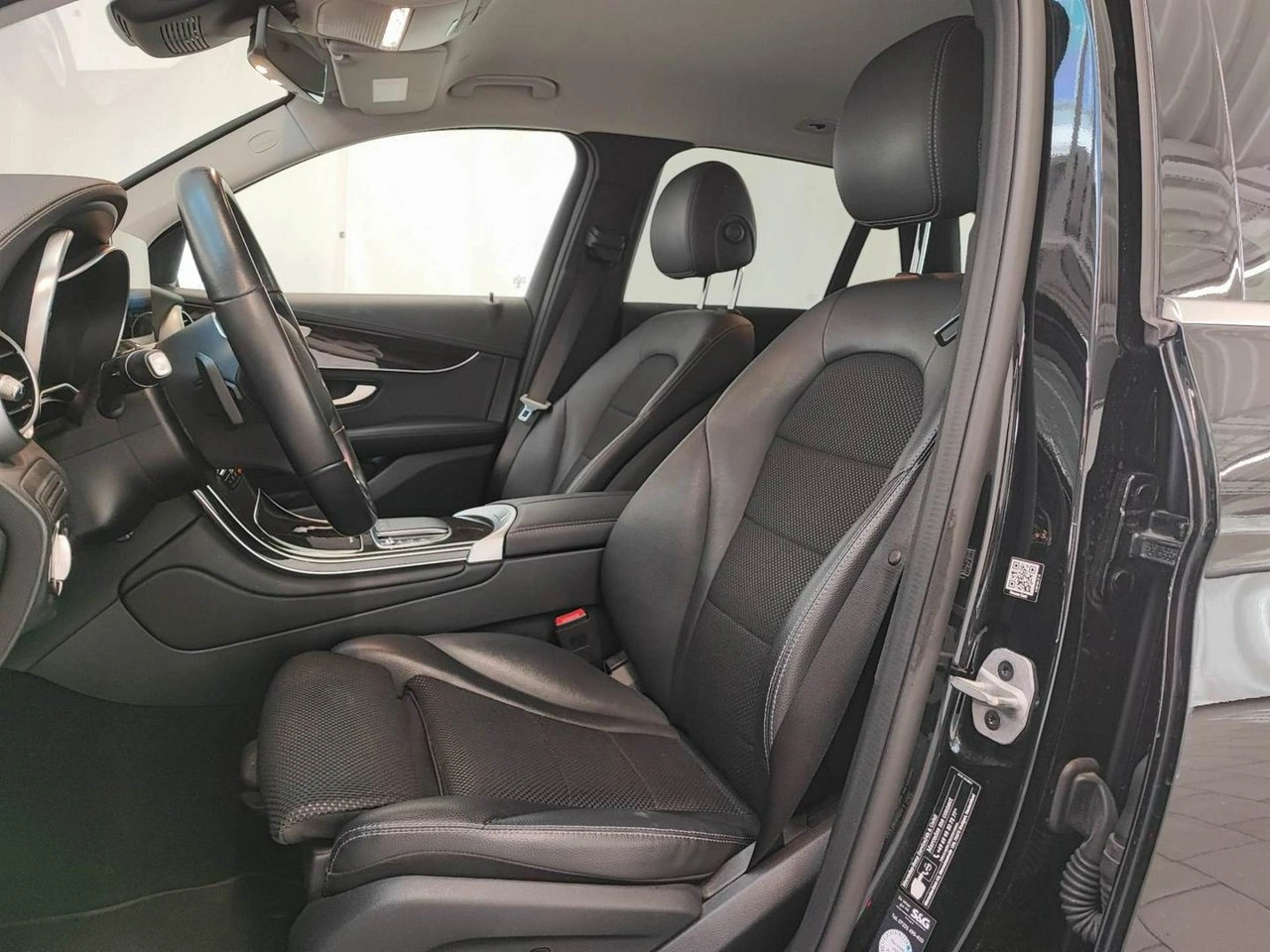 Mercedes GLC 300 - Zdjęcie 10