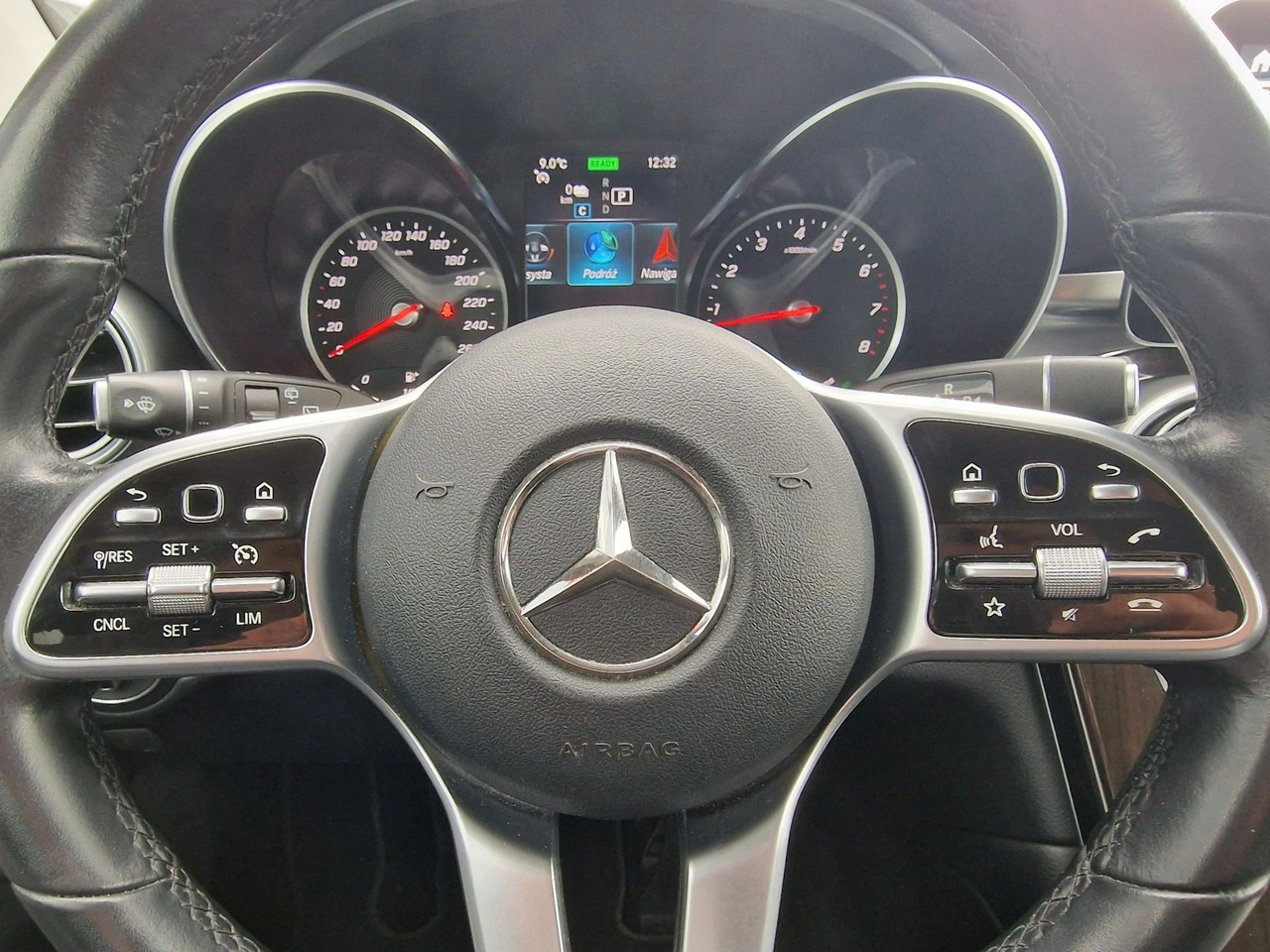 Mercedes GLC 300 - Zdjęcie 31
