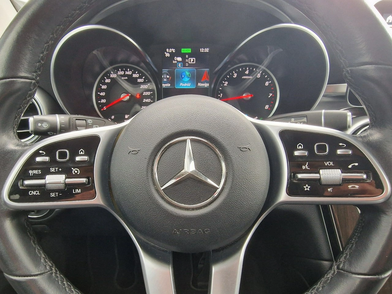 Mercedes GLC 300 - Zdjęcie 31