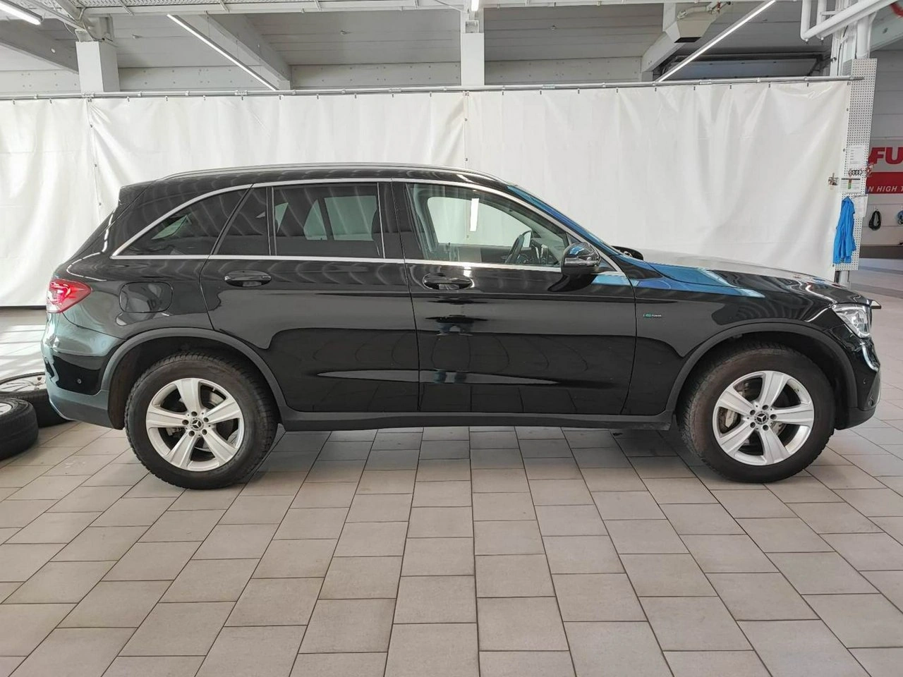 Mercedes GLC 300 - Zdjęcie 6