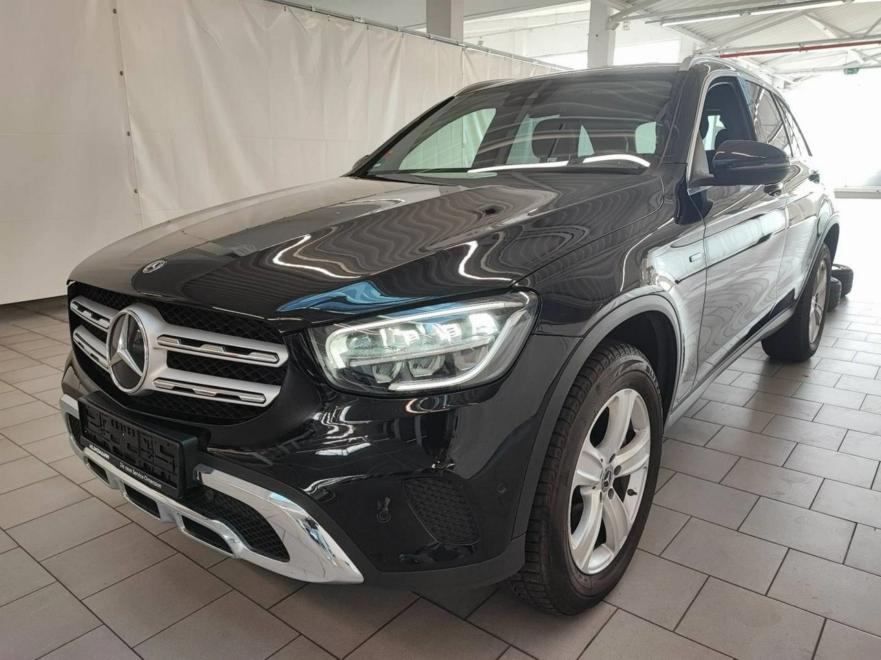 Mercedes GLC 300 - Główne zdjęcie