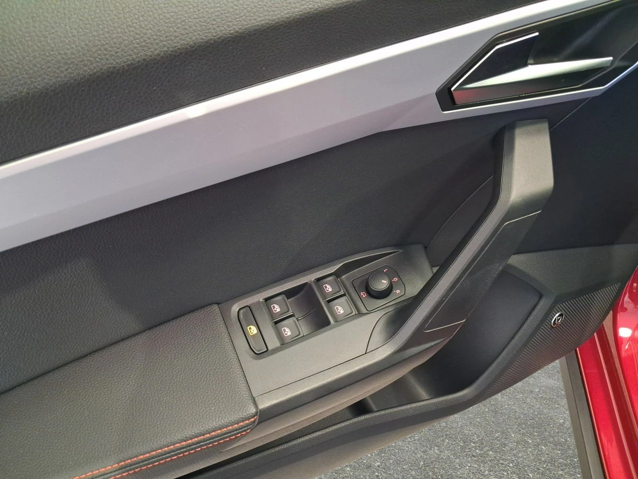 Seat Arona - Zdjęcie 21