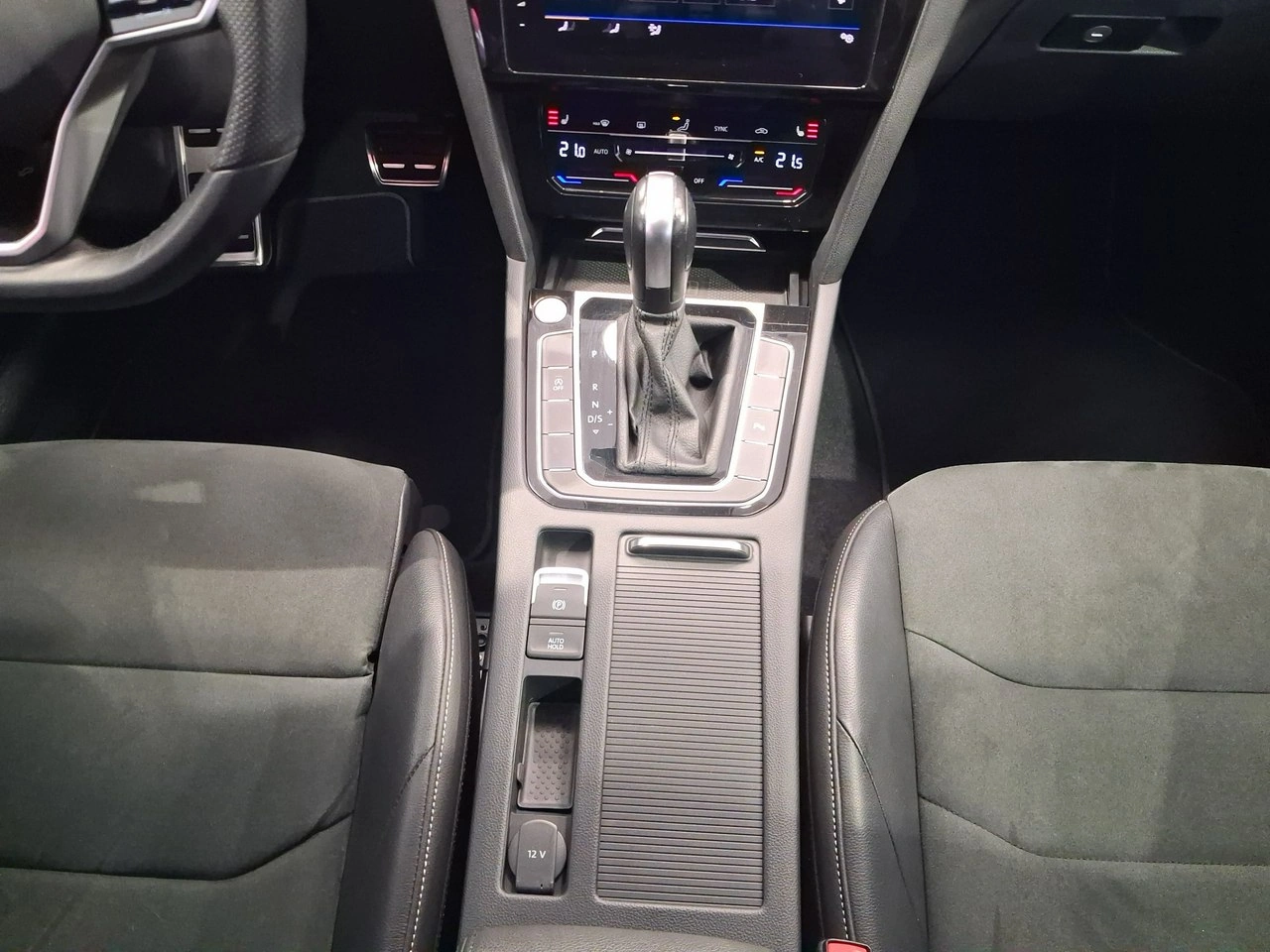 Volkswagen Arteon - Zdjęcie 22