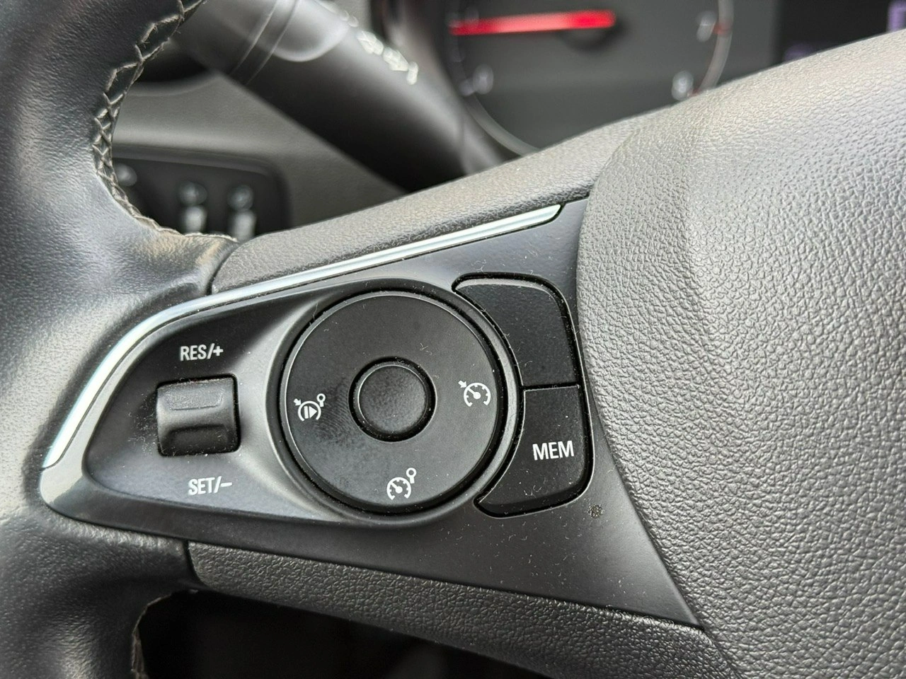 Opel Crossland X - Zdjęcie 20