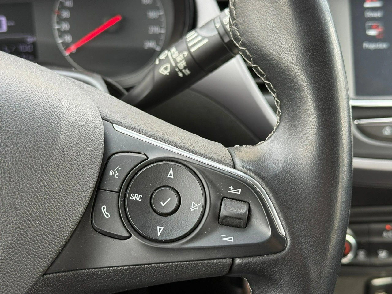 Opel Crossland X - Zdjęcie 21