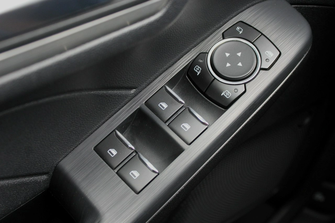 Ford Kuga - Zdjęcie 21