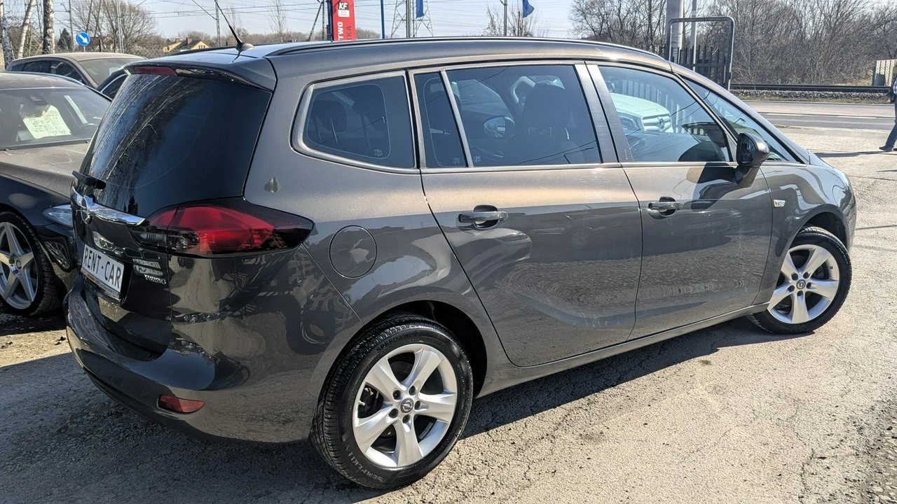 Opel Zafira - Zdjęcie 10