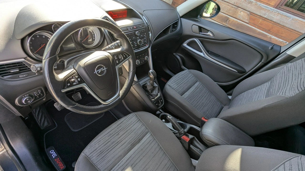 Opel Zafira - Zdjęcie 12
