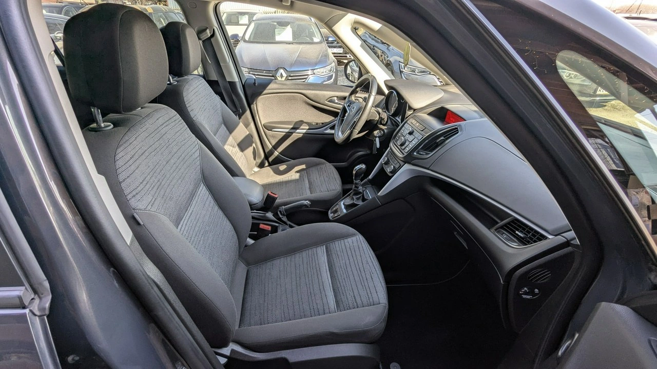 Opel Zafira - Zdjęcie 16