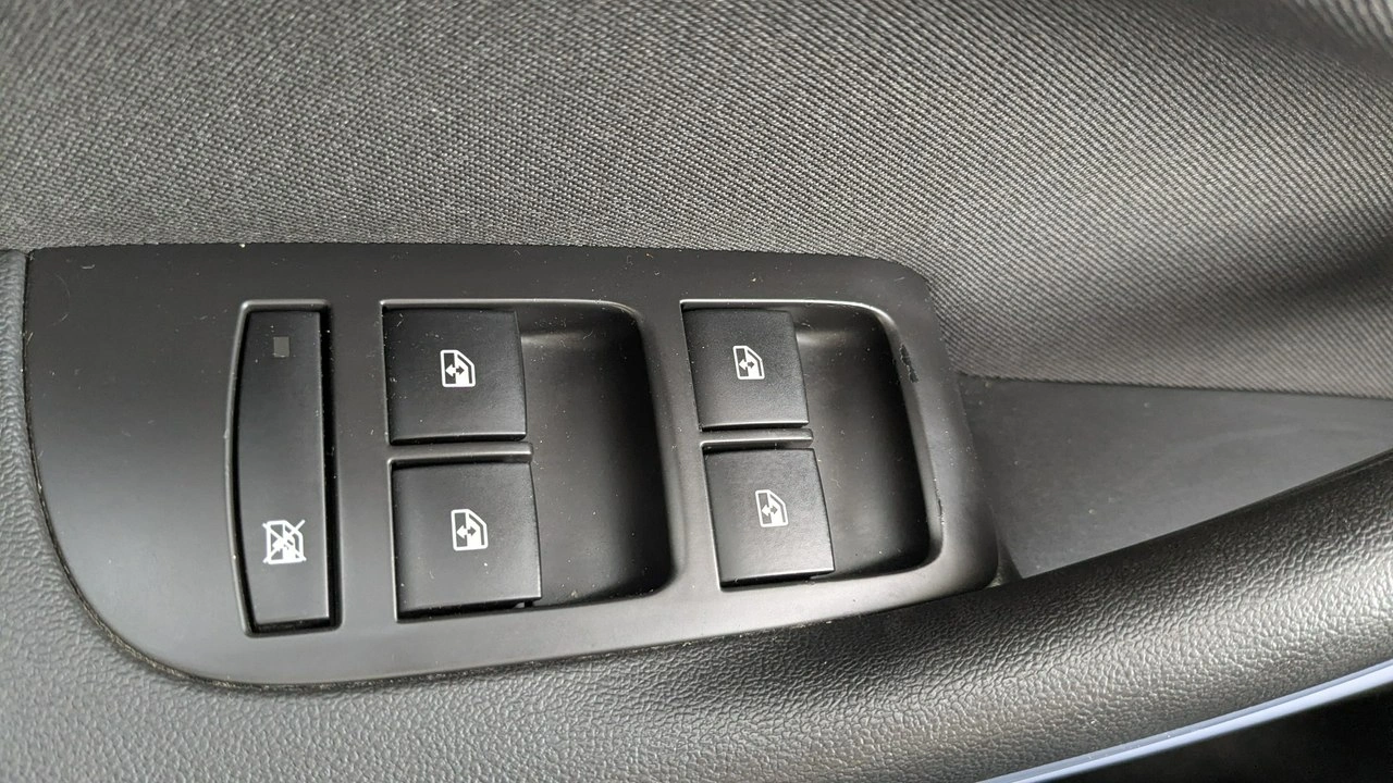 Opel Zafira - Zdjęcie 25