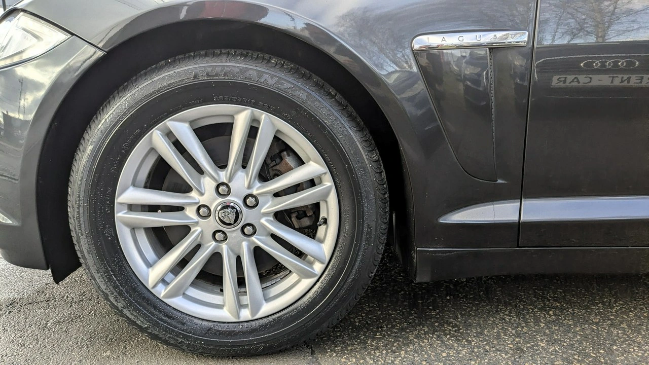 Jaguar XF - Zdjęcie 30