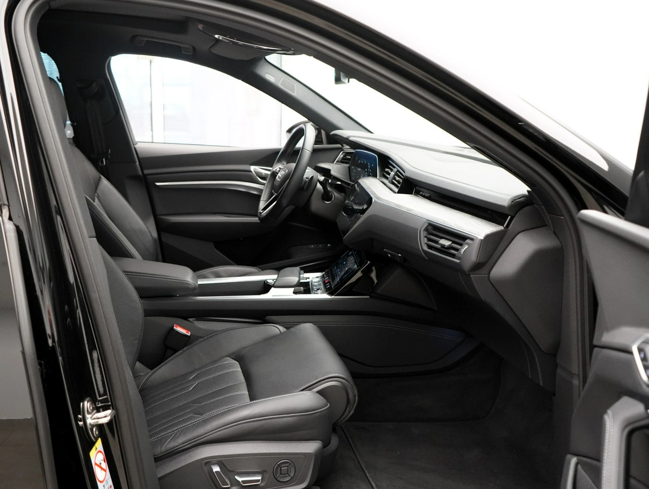 Audi Q8 e-tron - Zdjęcie 30