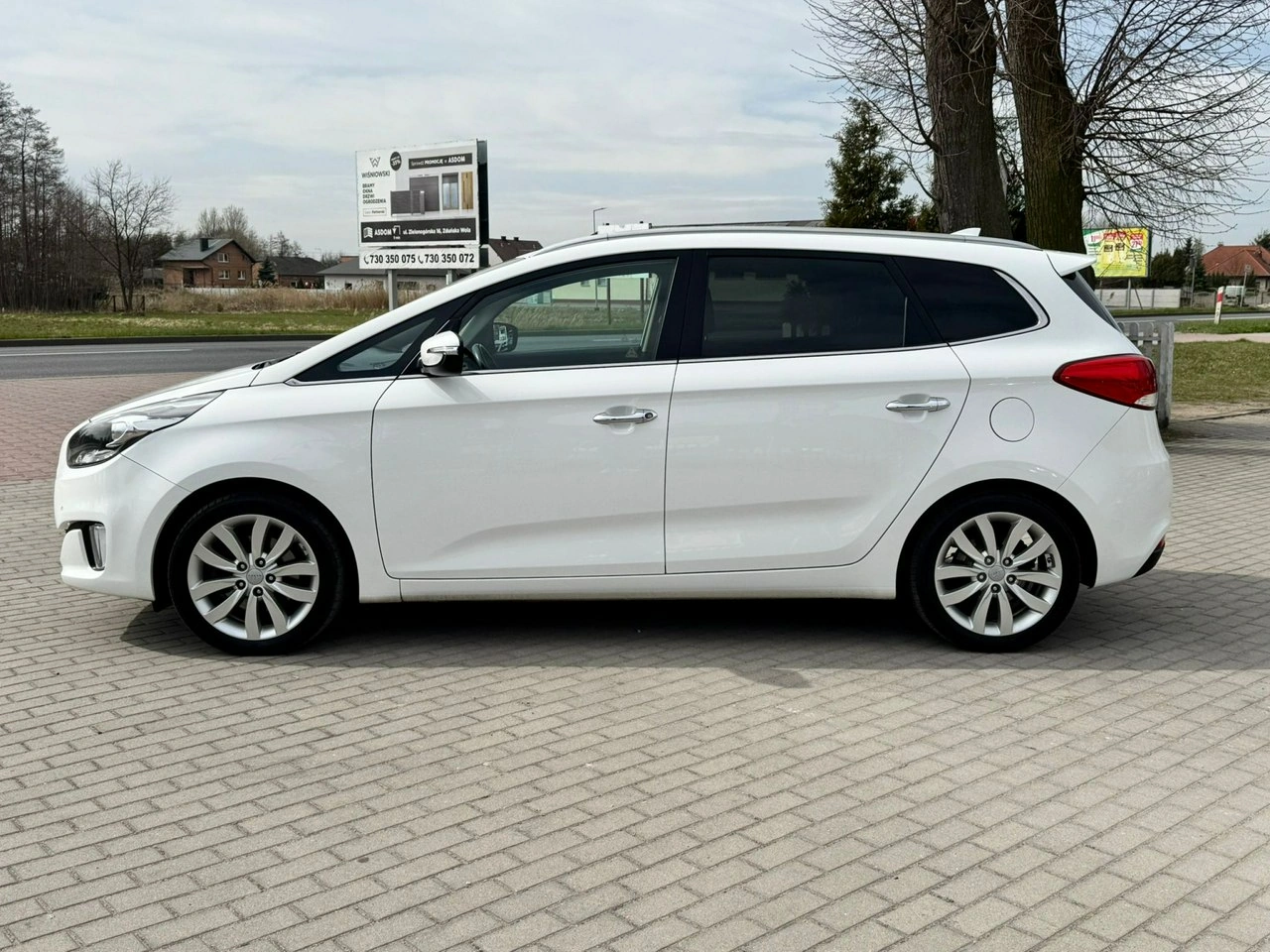 Kia Carens - Zdjęcie 9