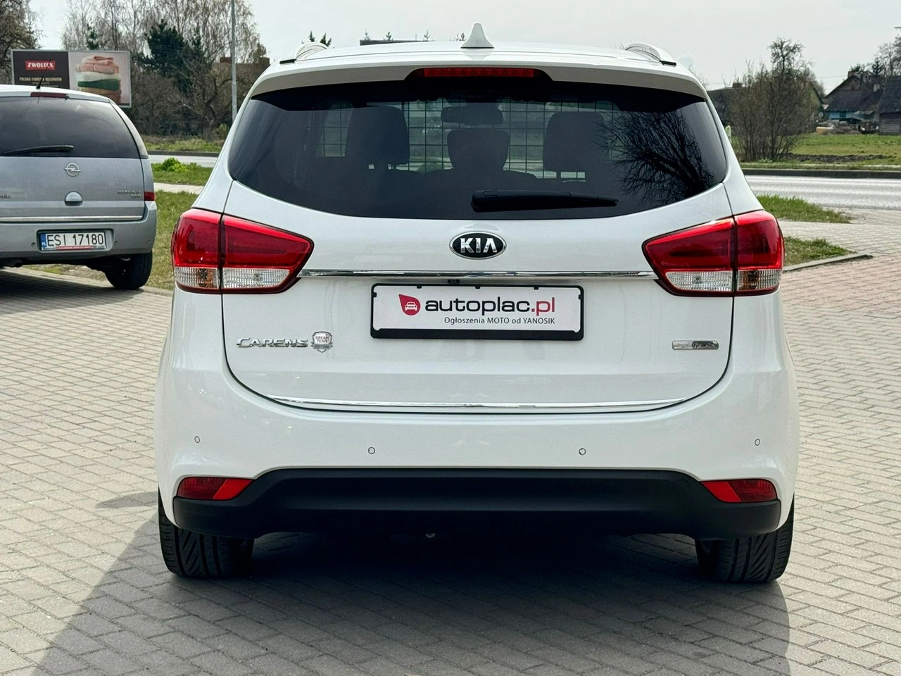 Kia Carens - Zdjęcie 11