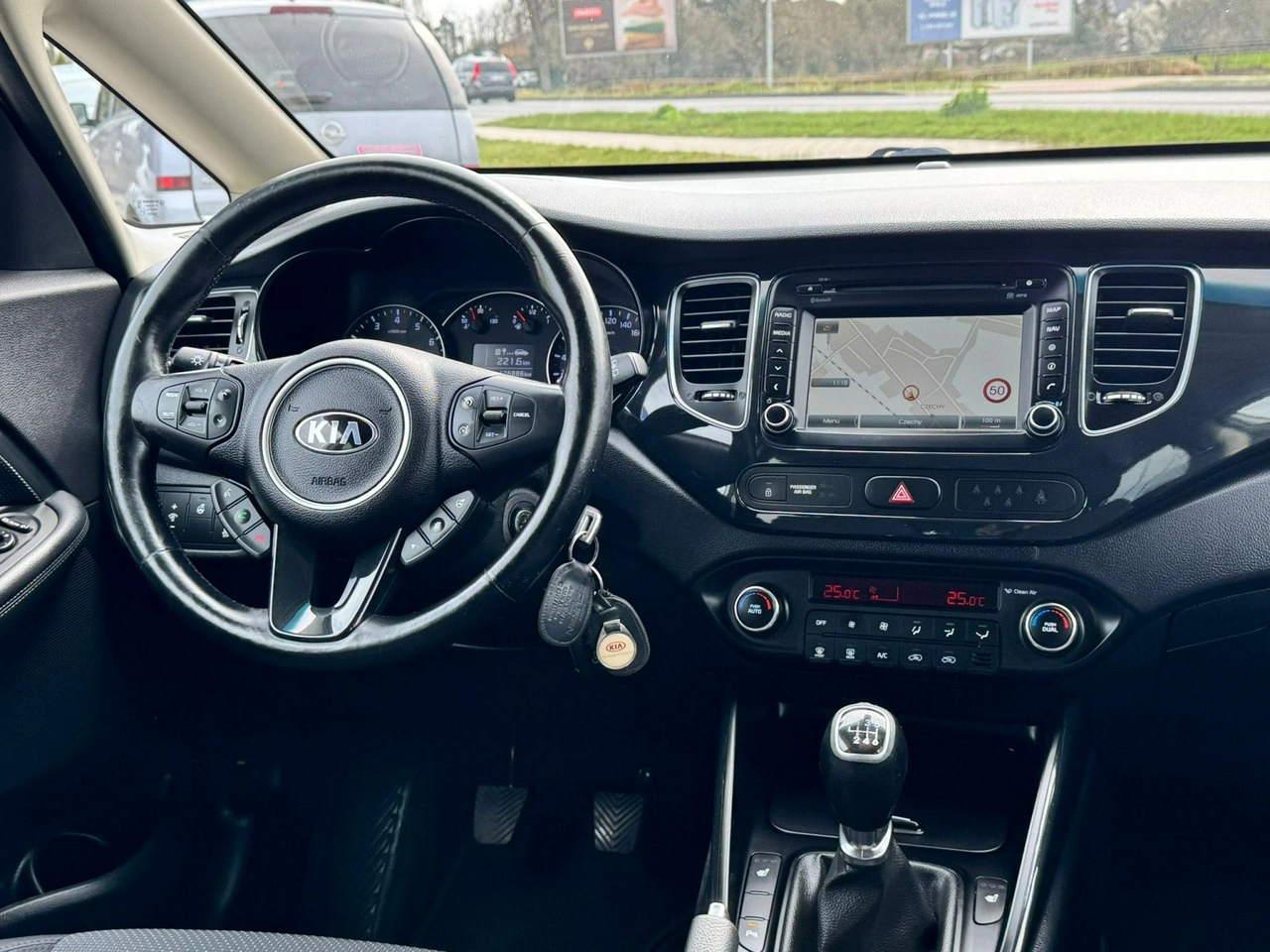 Kia Carens - Zdjęcie 17