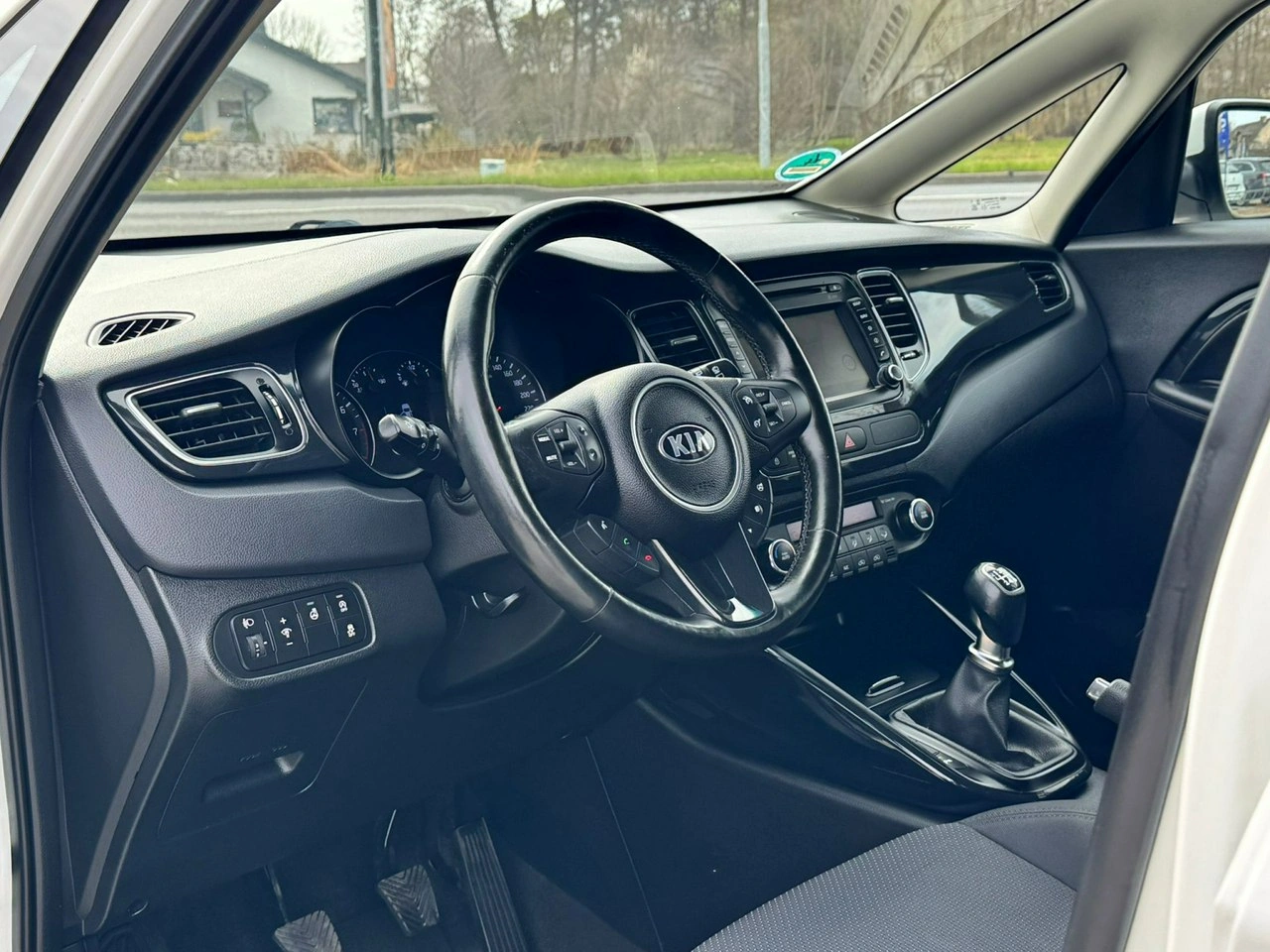 Kia Carens - Zdjęcie 18