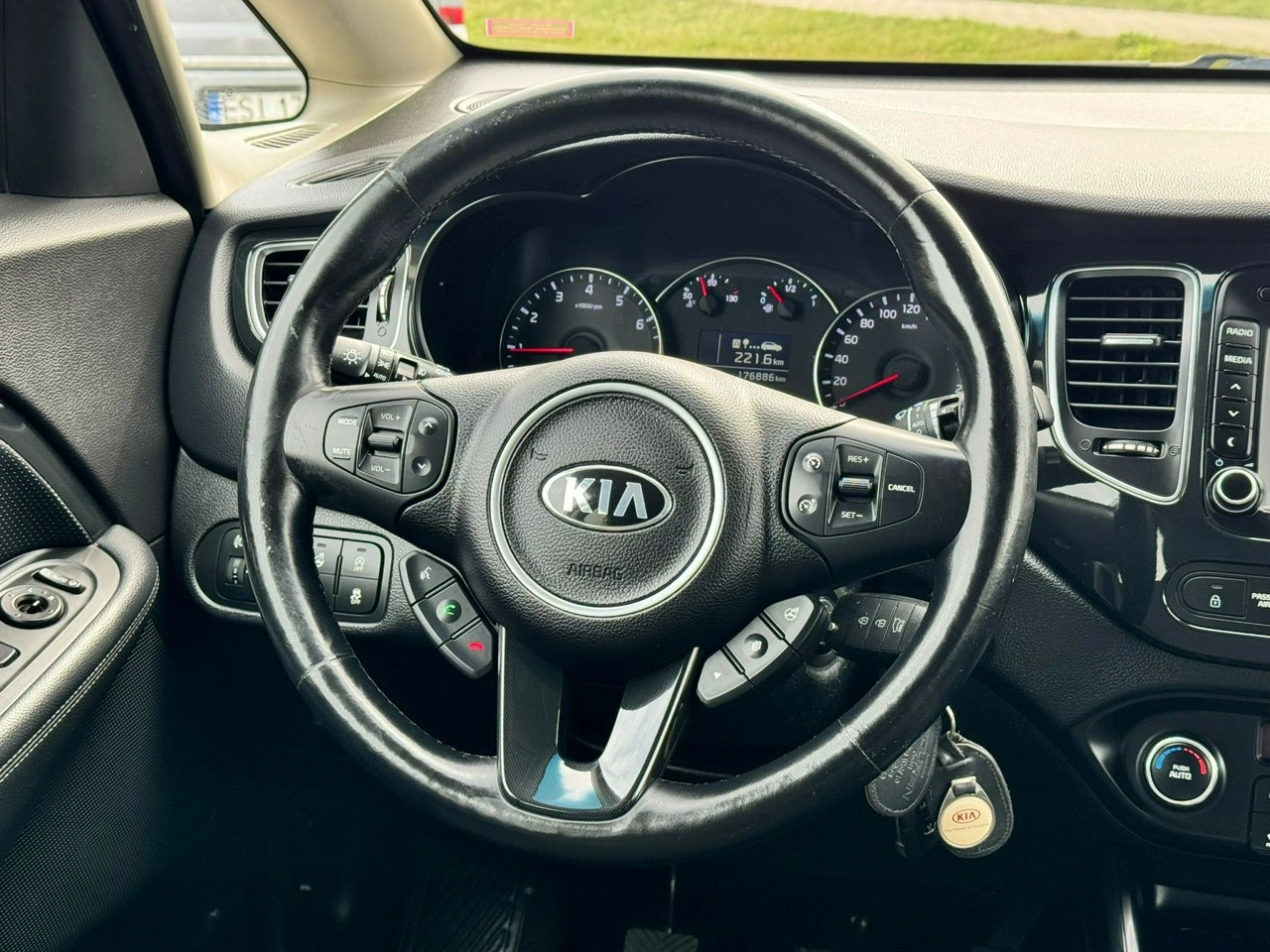 Kia Carens - Zdjęcie 19