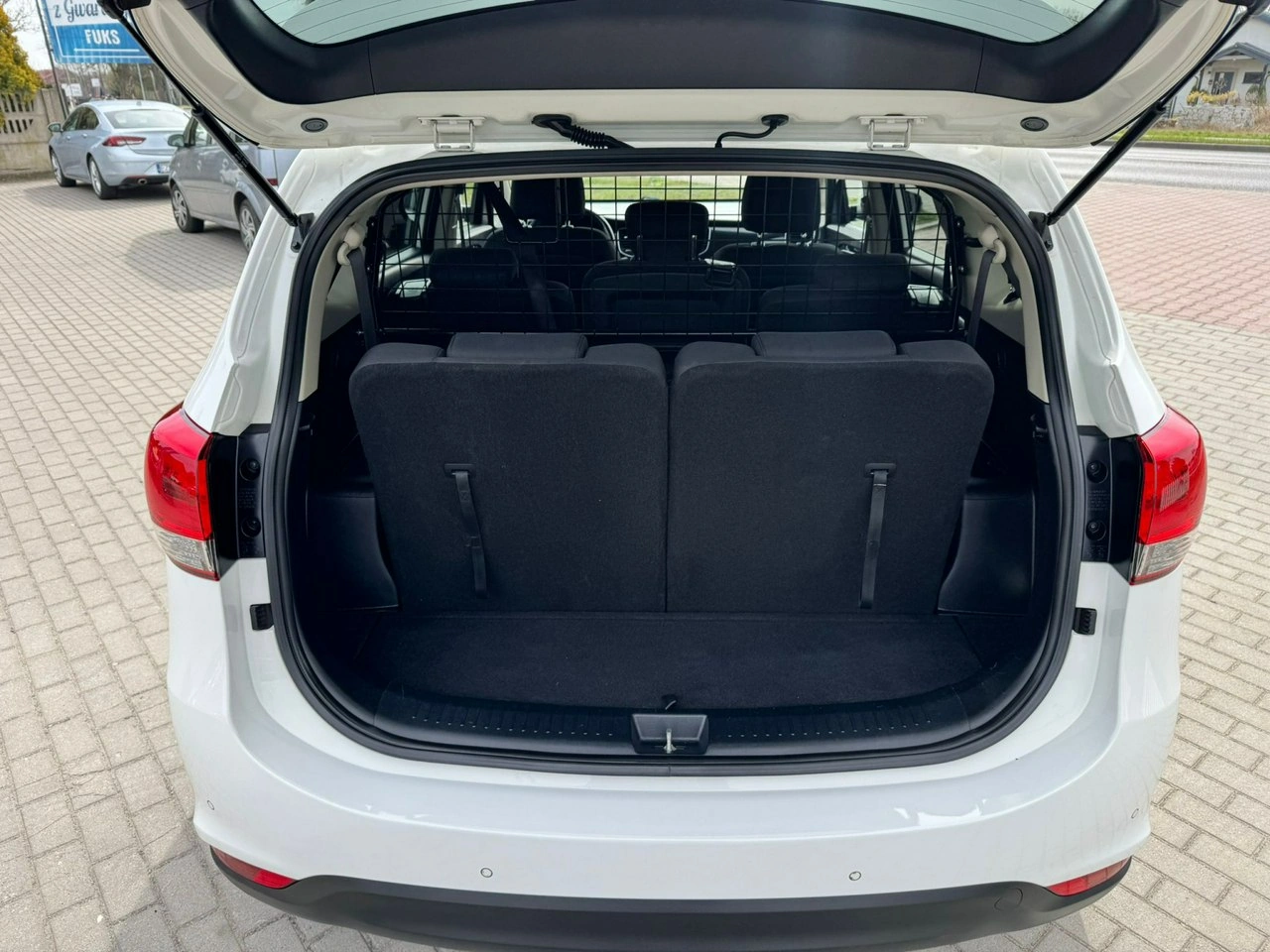 Kia Carens - Zdjęcie 26