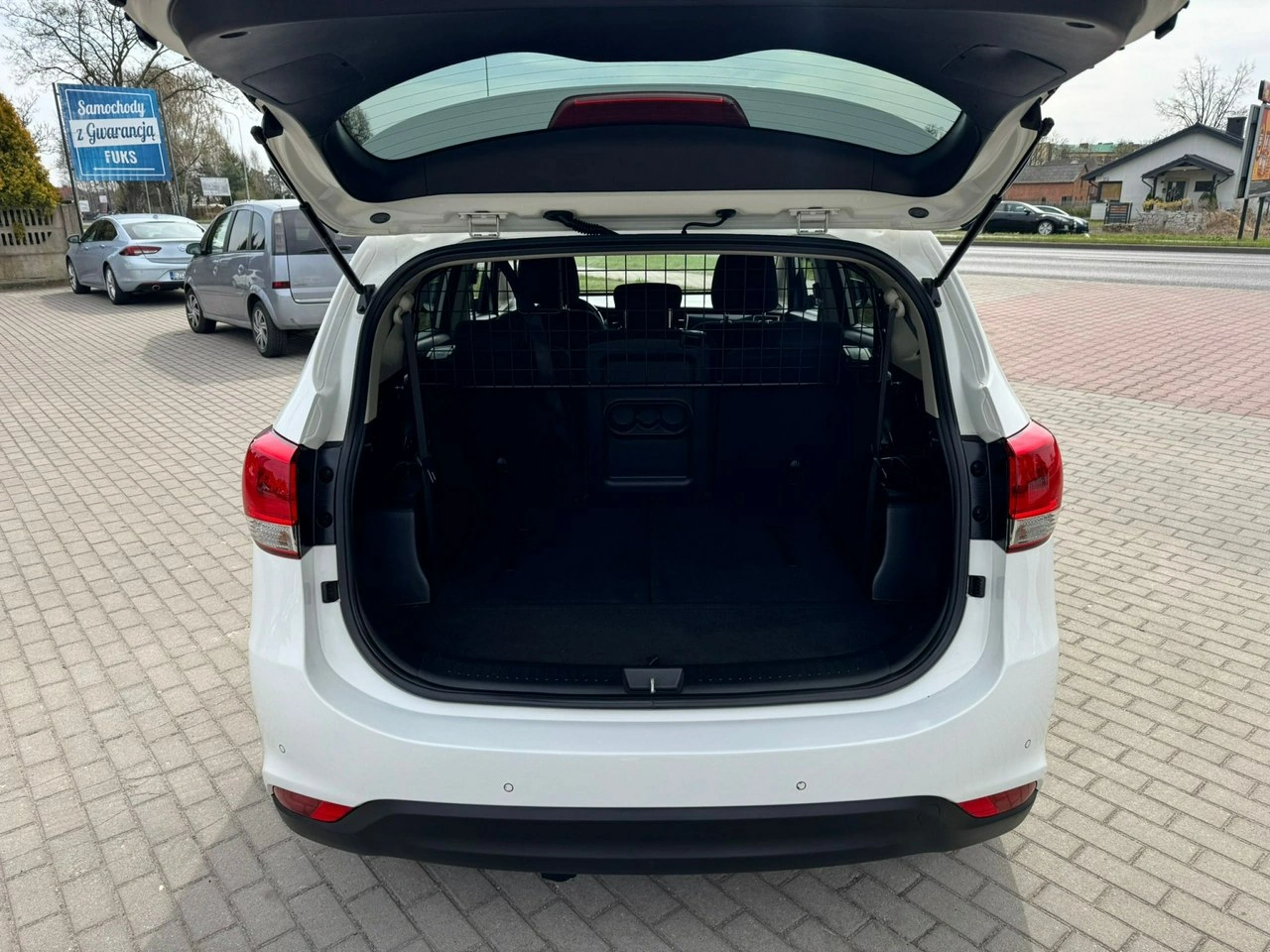 Kia Carens - Zdjęcie 27