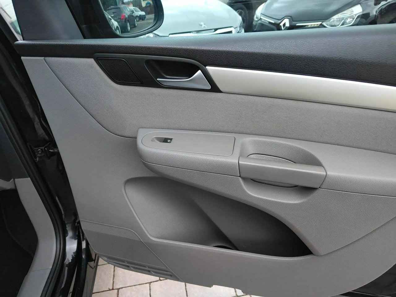 Seat Alhambra - Zdjęcie 20