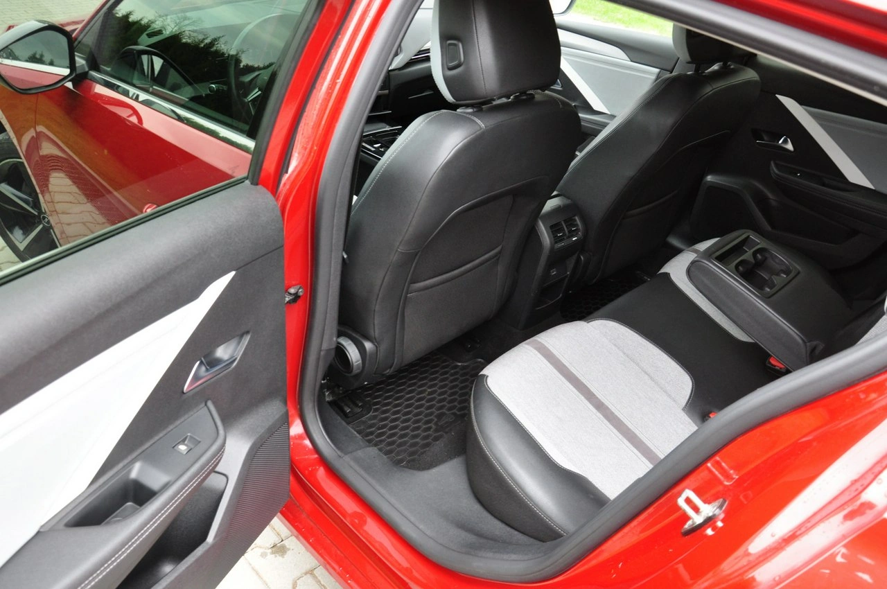 Opel Astra - Zdjęcie 12
